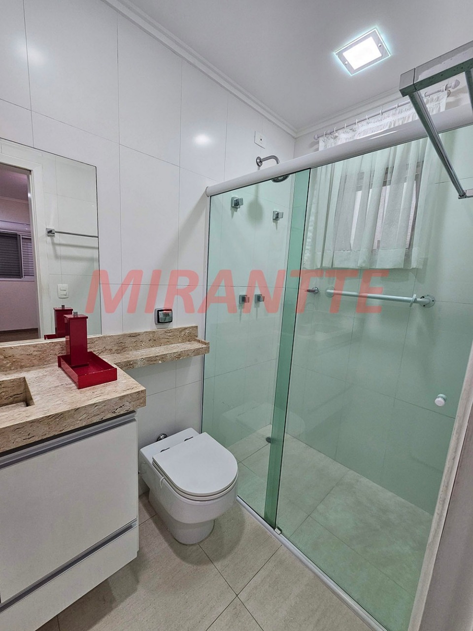 Cond. fechado de 283m² com 3 quartos em Horto Florestal
