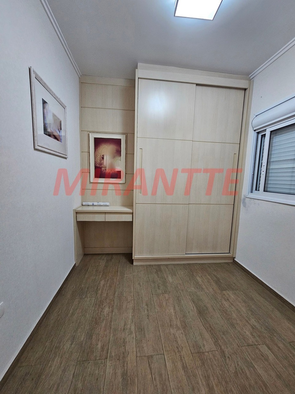 Cond. fechado de 283m² com 3 quartos em Horto Florestal