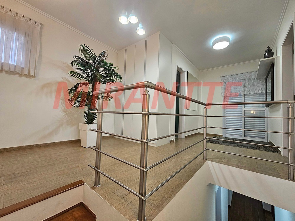 Cond. fechado de 283m² com 3 quartos em Horto Florestal