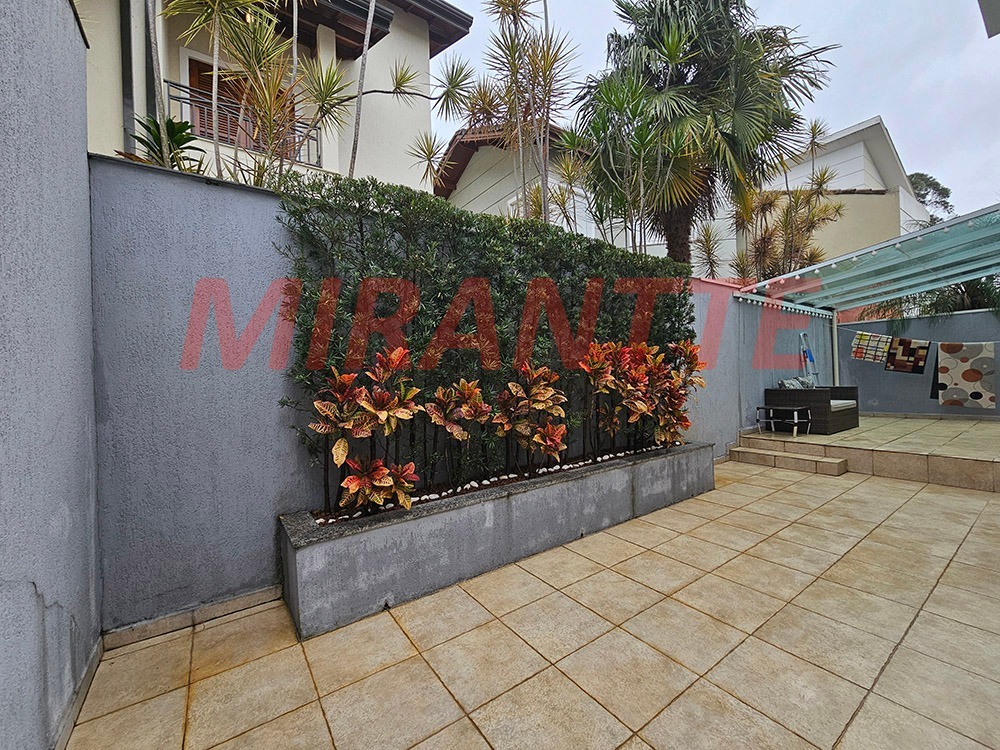 Cond. fechado de 283m² com 3 quartos em Horto Florestal