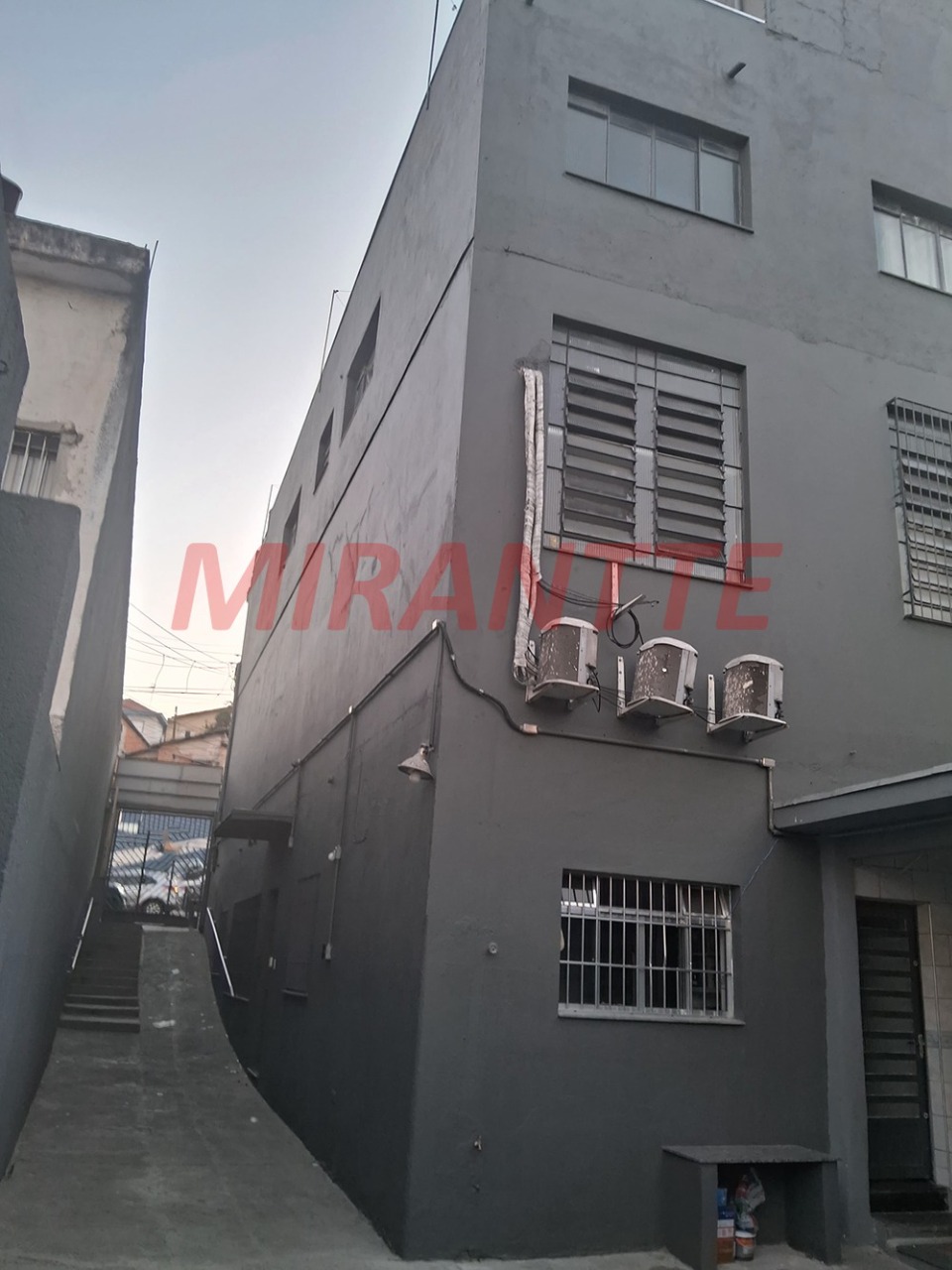 Comercial de 680m² em Casa Verde