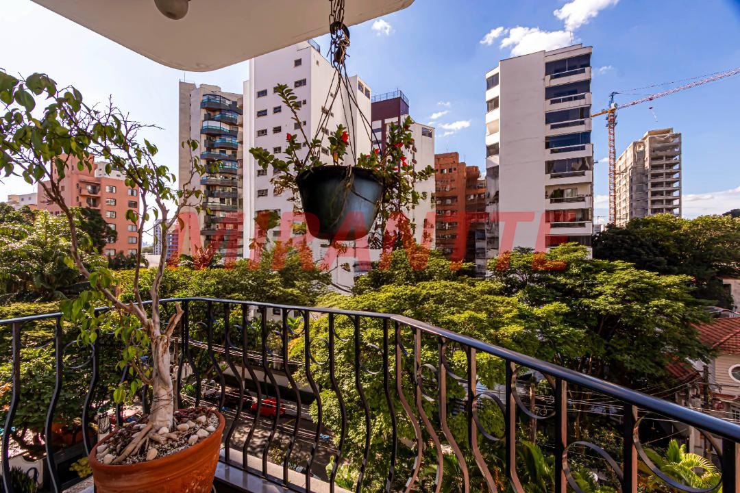 Apartamento de 293m² com 4 quartos em Moema