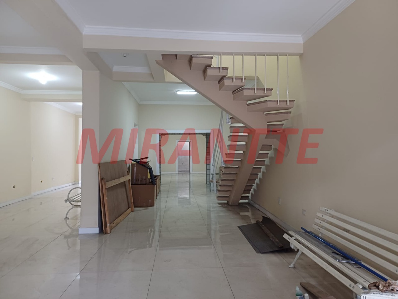 Sobrado de 300m² com 5 quartos em Santana