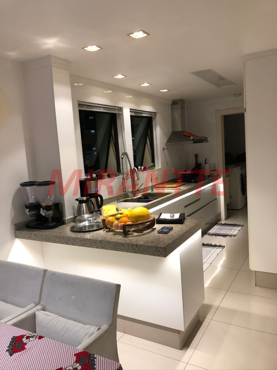 Apartamento de 220m² com 4 quartos em Santana