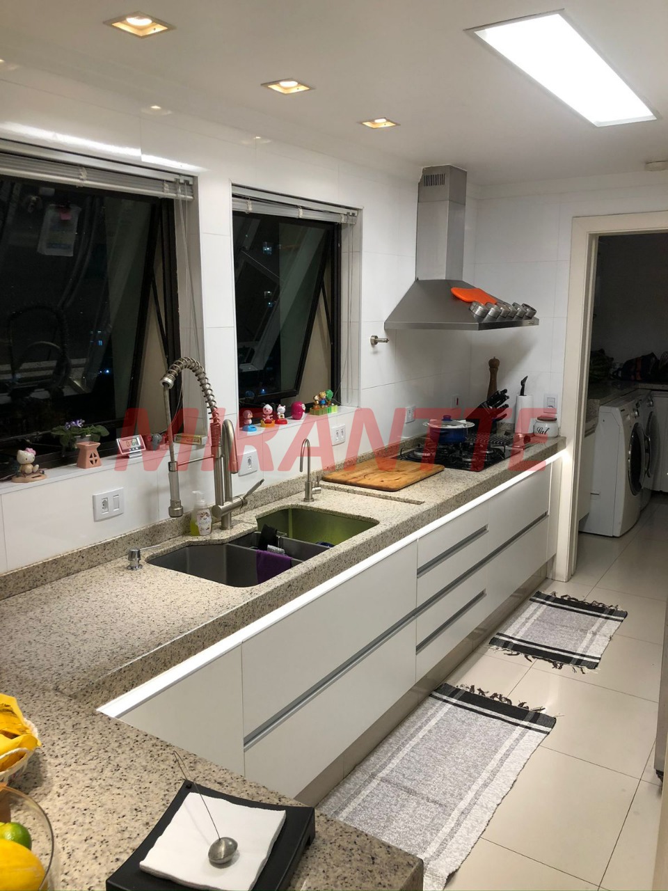 Apartamento de 220m² com 4 quartos em Santana