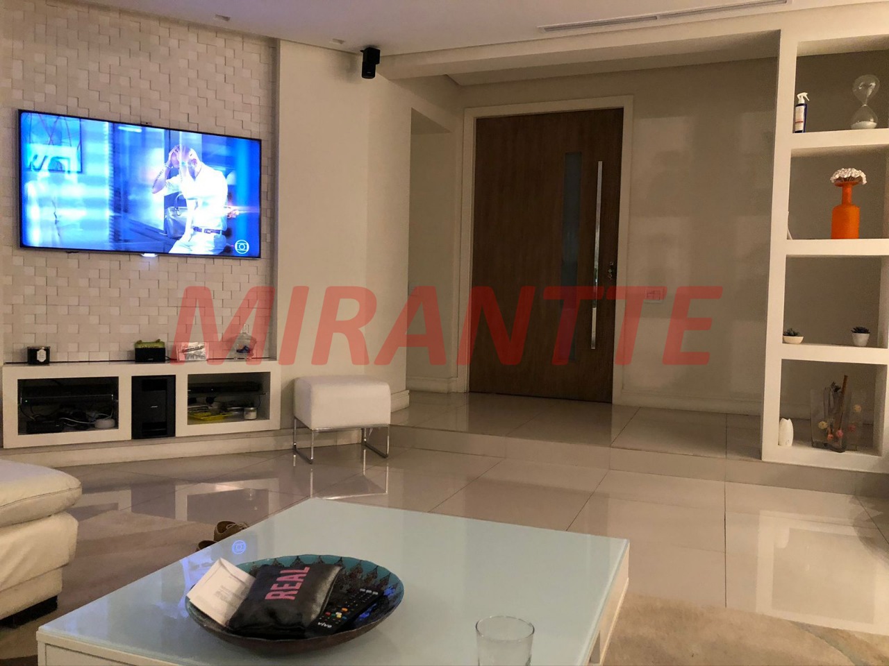 Apartamento de 220m² com 4 quartos em Santana