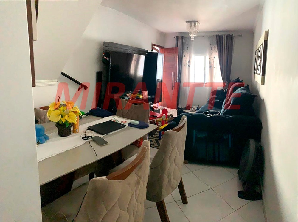 Sobrado de 160m² com 3 quartos em Parque Cisper