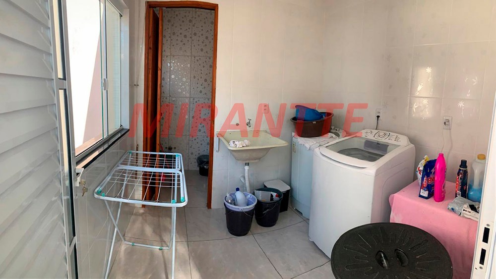 Sobrado de 160m² com 3 quartos em Parque Cisper