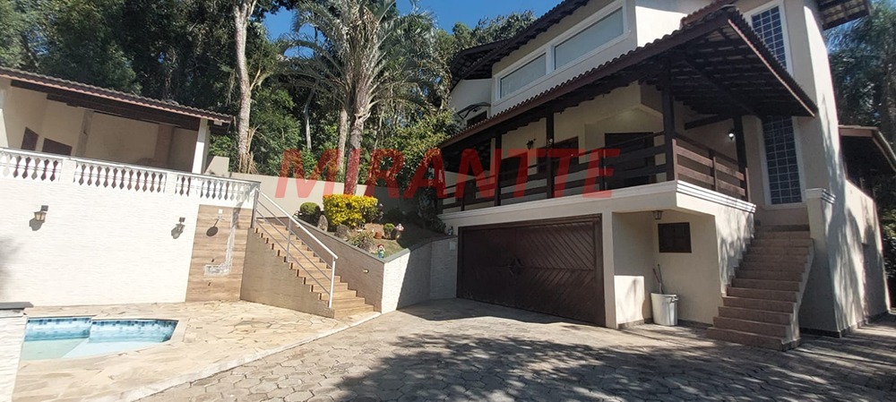 Cond. fechado de 400m² com 5 quartos em Santa Inês