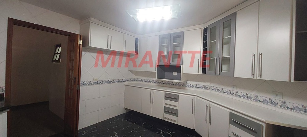 Cond. fechado de 400m² com 5 quartos em Santa Inês