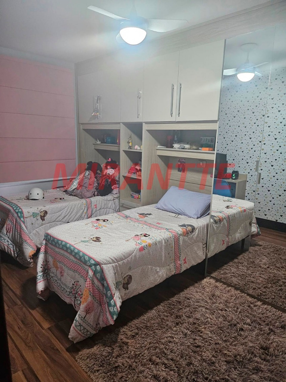 Sobrado de 143m² com 3 quartos em NÃO INFORMADO