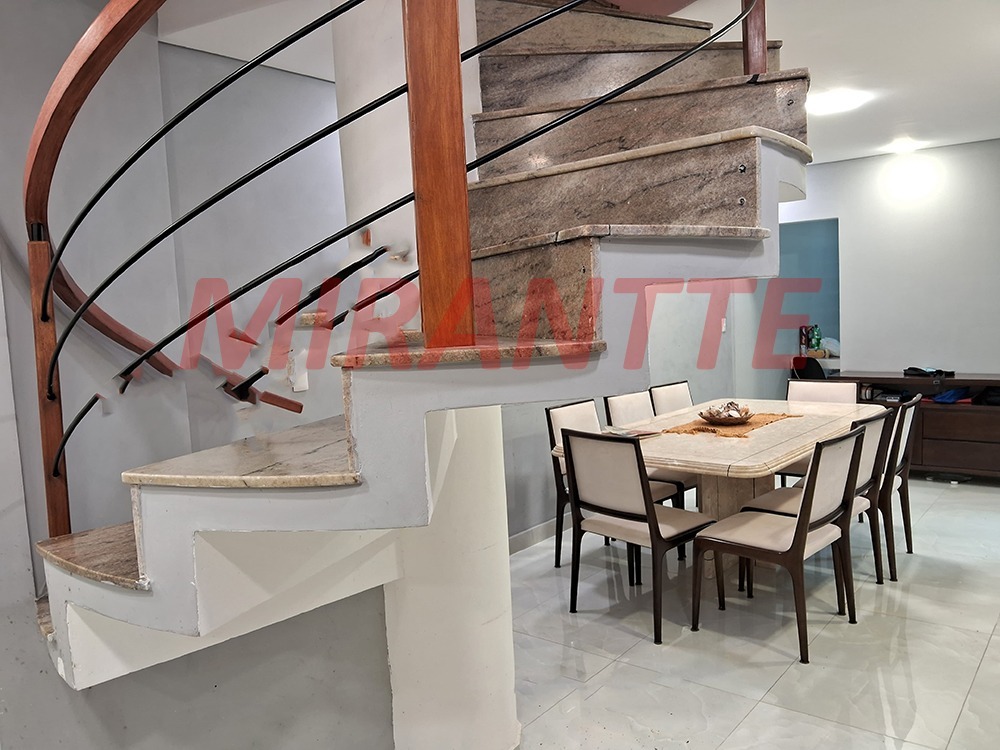 Sobrado de 142m² com 3 quartos em Vila Mariza Mazzei