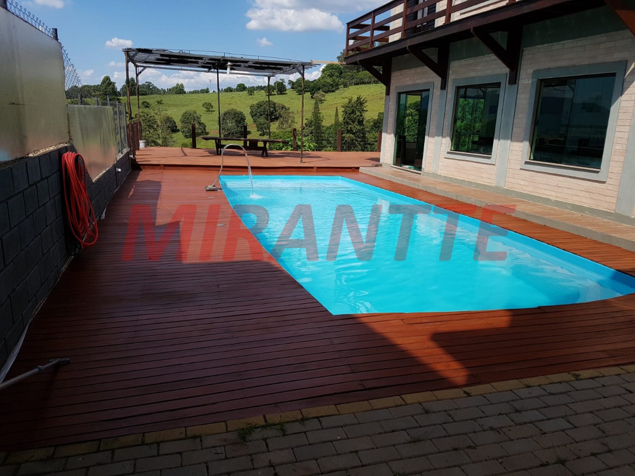 Cond. fechado de 250m² com 4 quartos em Pinhal