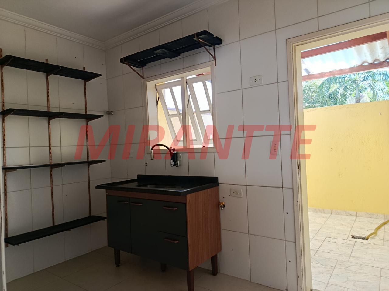 Cond. fechado de 72m² com 2 quartos em Jardim Leonor Mendes De Barros