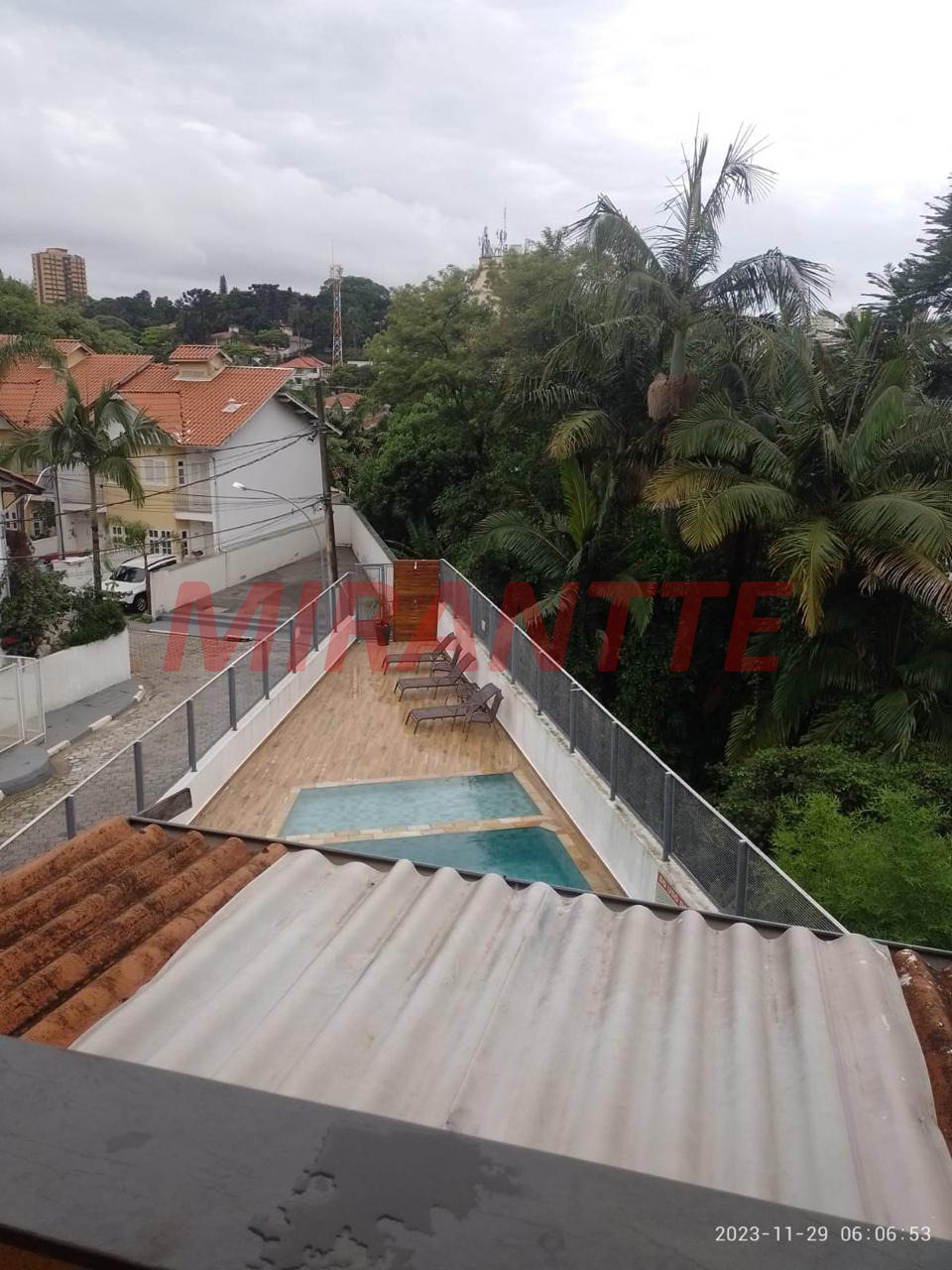 Cond. fechado de 72m² com 2 quartos em Jardim Leonor Mendes De Barros