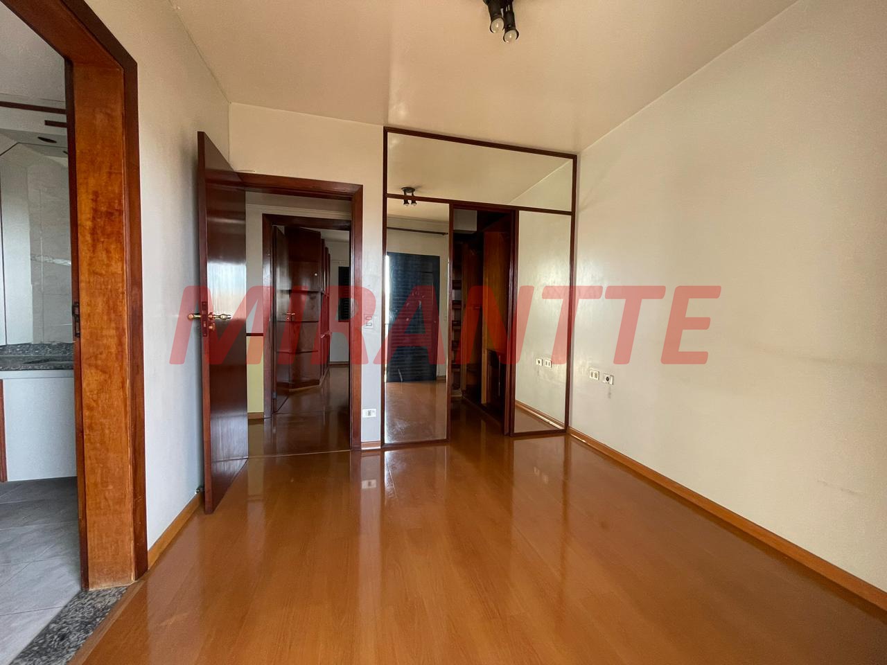 Apartamento de 196m² com 3 quartos em Vila Pauliceia