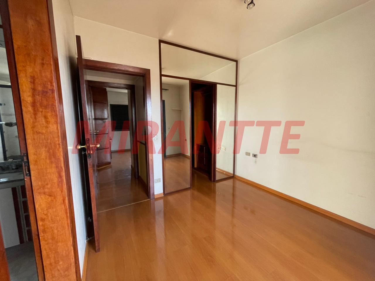 Apartamento de 196m² com 3 quartos em Vila Pauliceia
