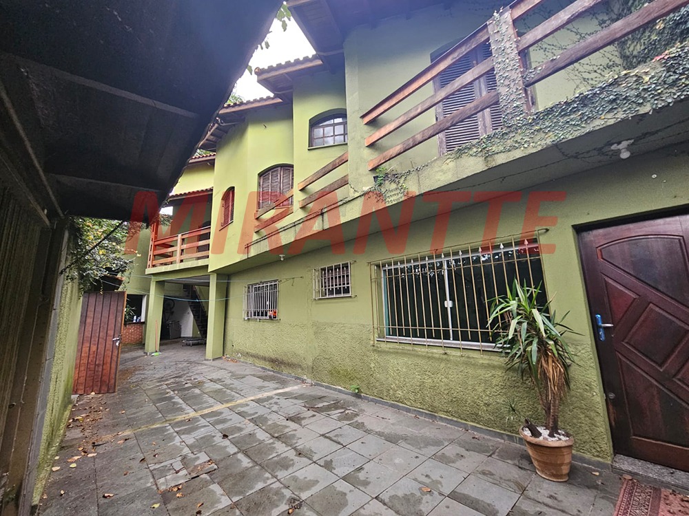 Sobrado de 213m² com 3 quartos em Jardim Santa Clara