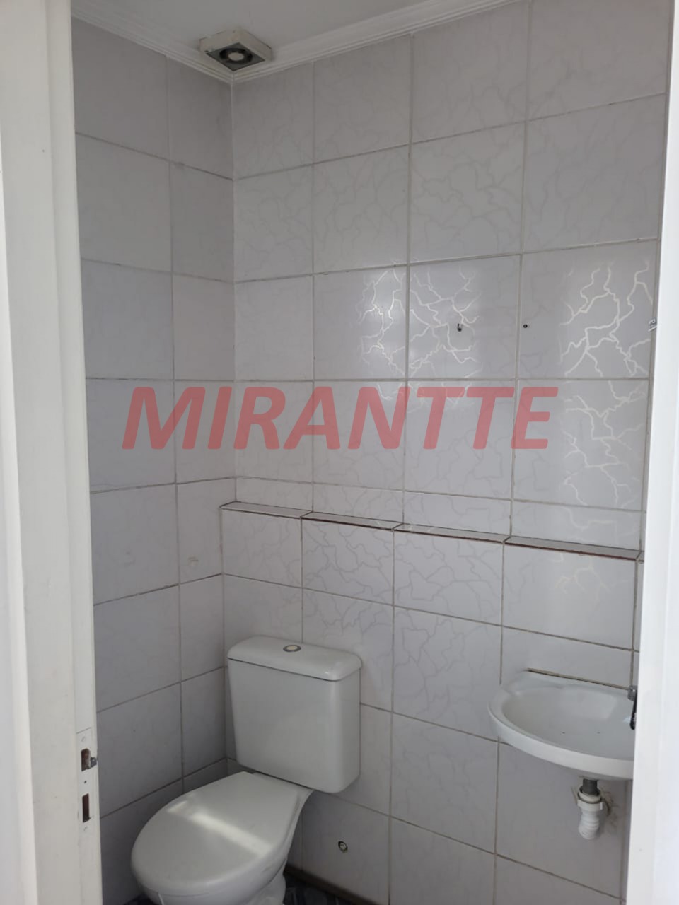 Conjunto comercial de 100m² em Centro