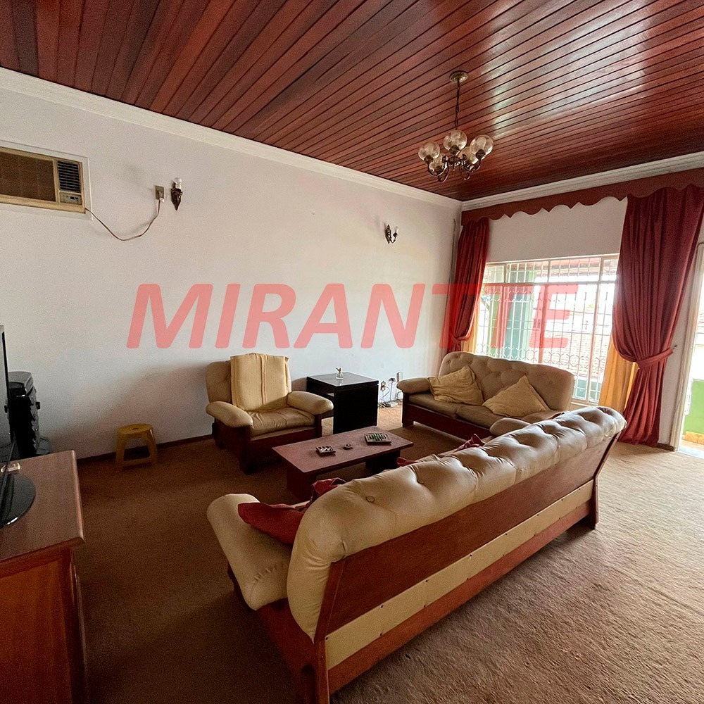Sobrado de 156m² com 2 quartos em Água Fria