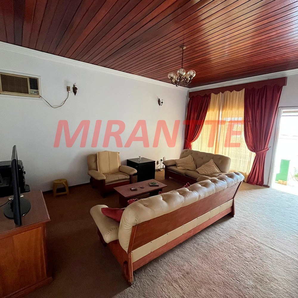 Sobrado de 156m² com 2 quartos em Água Fria