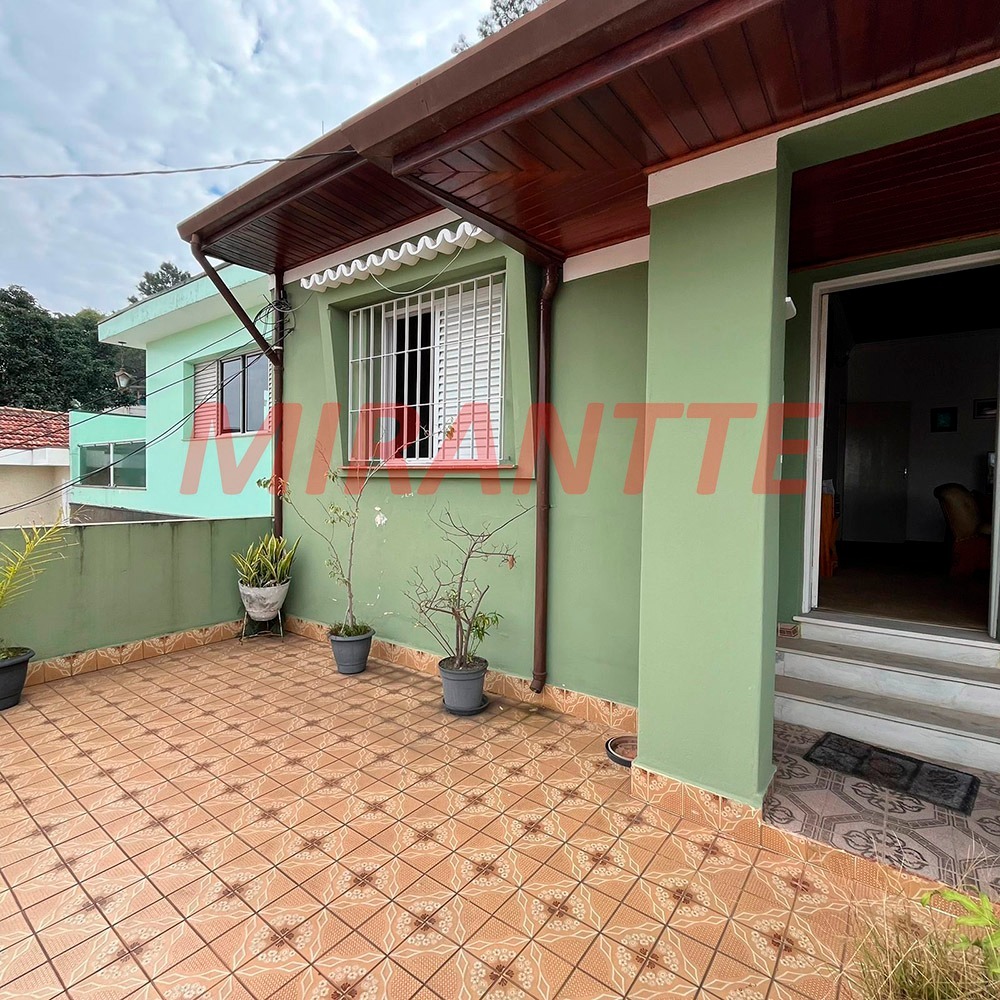 Sobrado de 156m² com 2 quartos em Água Fria