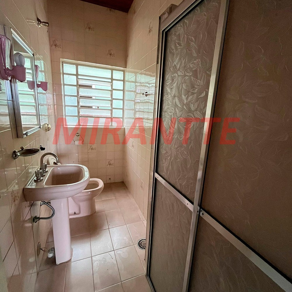 Sobrado de 156m² com 2 quartos em Água Fria