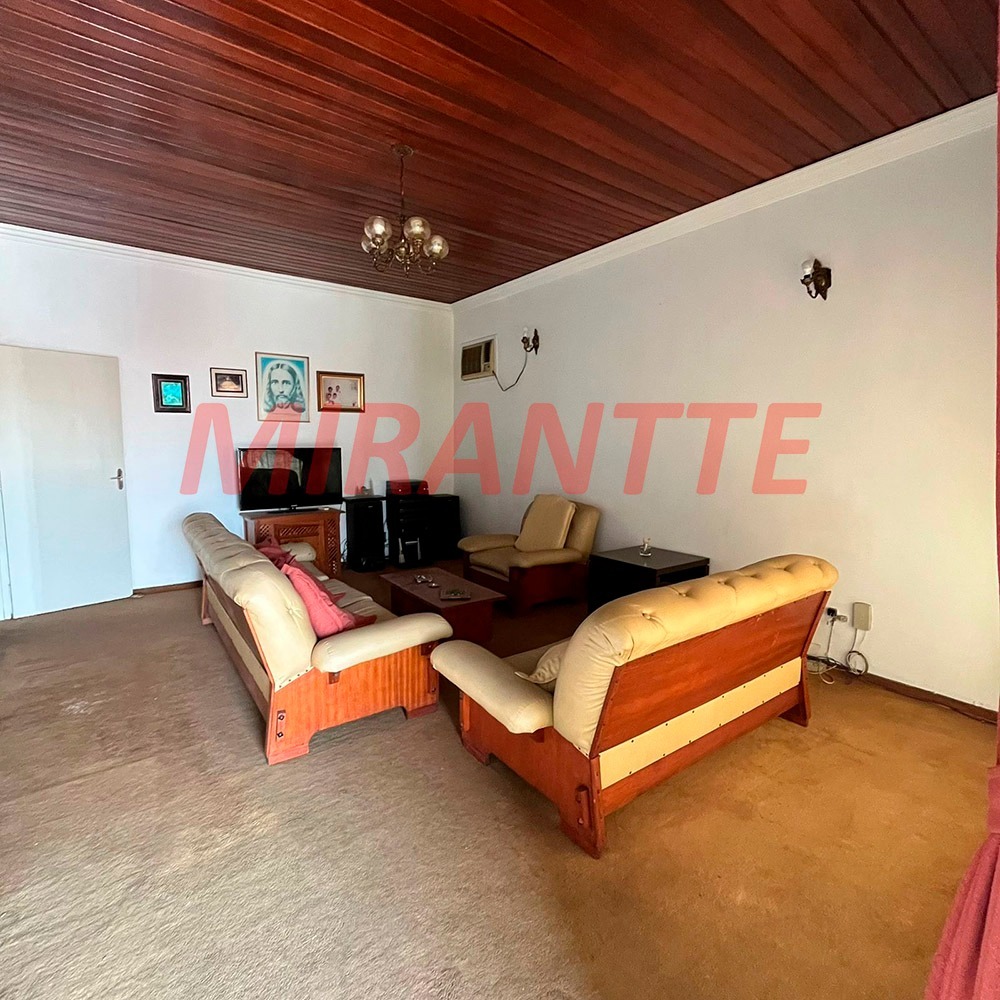 Sobrado de 156m² com 2 quartos em Água Fria