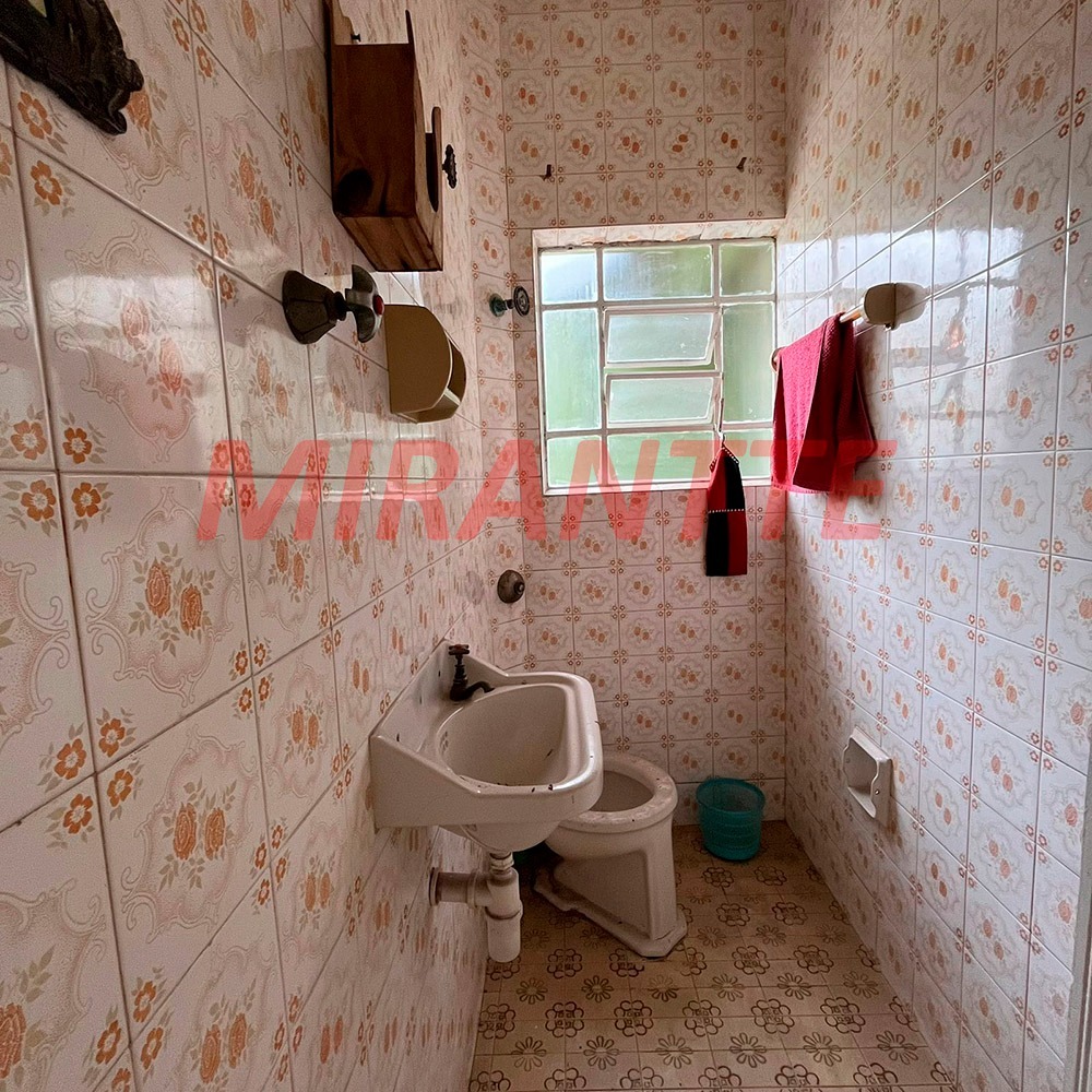 Sobrado de 156m² com 2 quartos em Água Fria