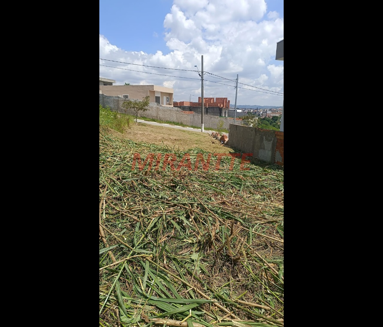 Terreno de 0m² em Jardim Rosemary