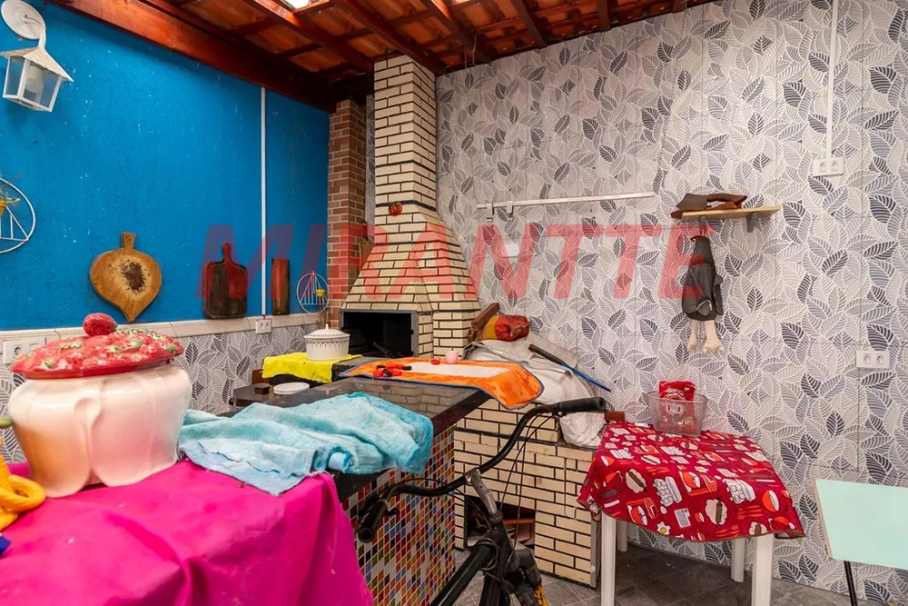 Sobrado de 135m² com 4 quartos em Vila Pauliceia