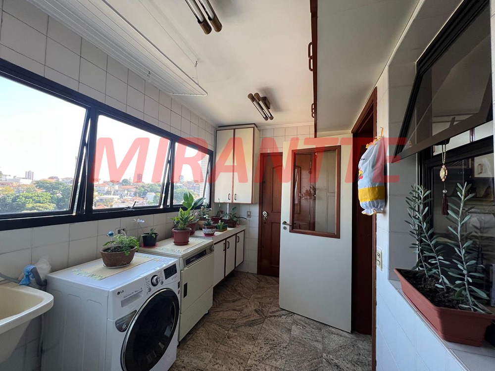 Apartamento de 160m² com 3 quartos em Água Fria