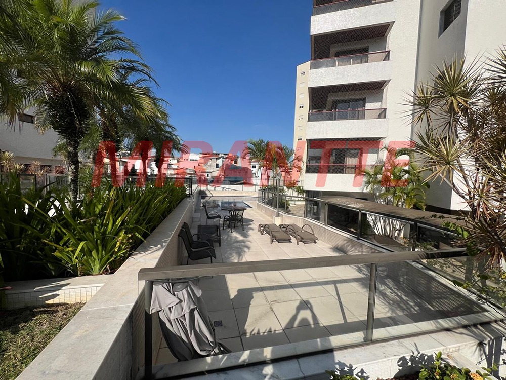 Apartamento de 160m² com 3 quartos em Água Fria