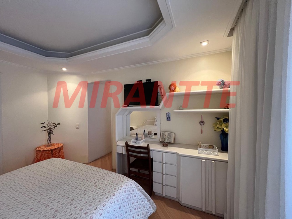 Apartamento de 160m² com 3 quartos em Água Fria
