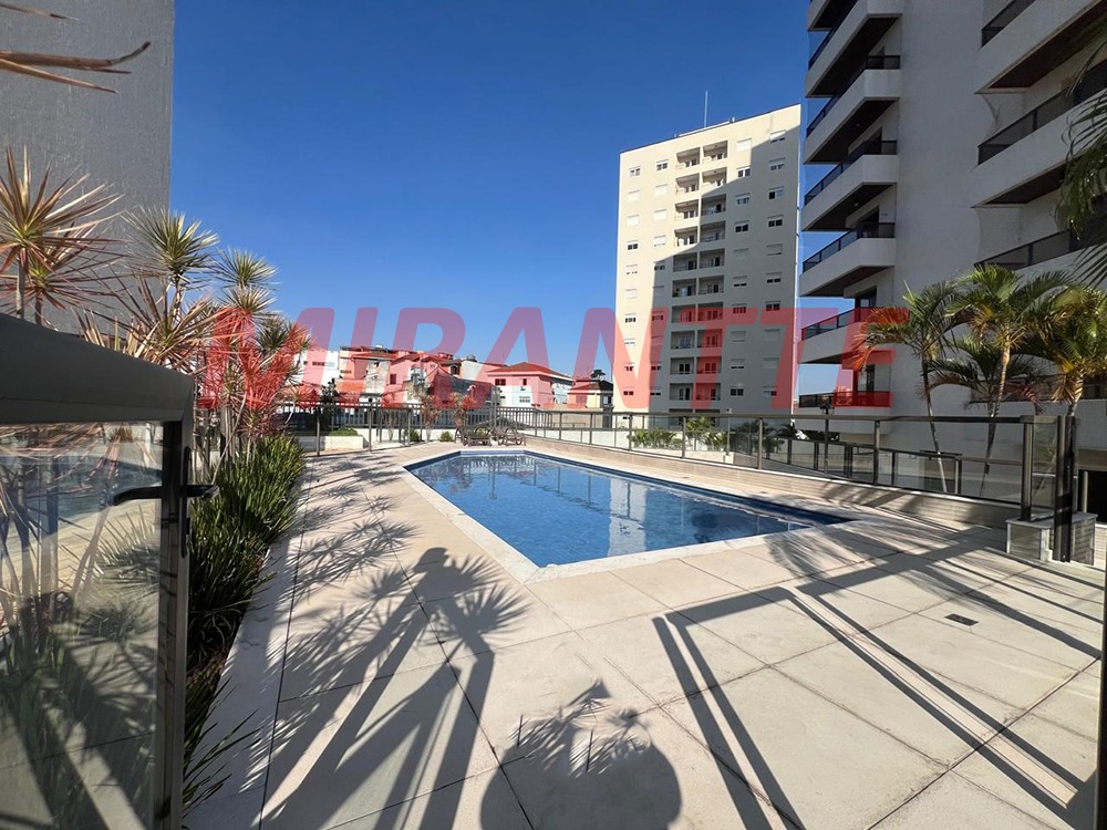 Apartamento de 160m² com 3 quartos em Água Fria