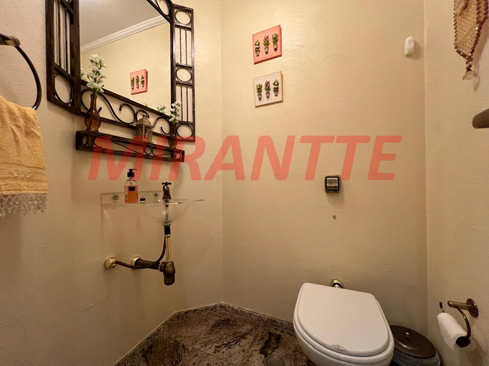 Apartamento de 160m² com 3 quartos em Água Fria