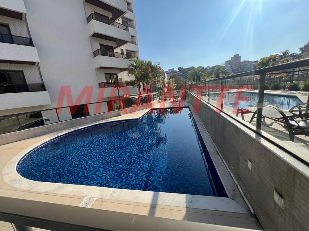 Apartamento de 160m² com 3 quartos em Água Fria
