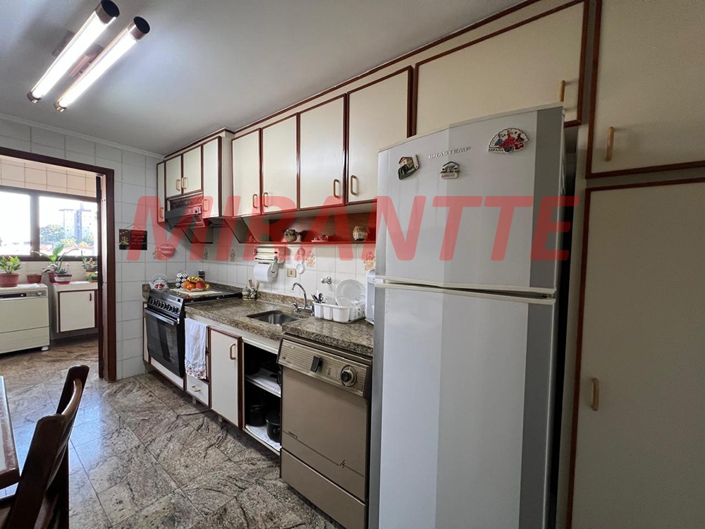 Apartamento de 160m² com 3 quartos em Água Fria