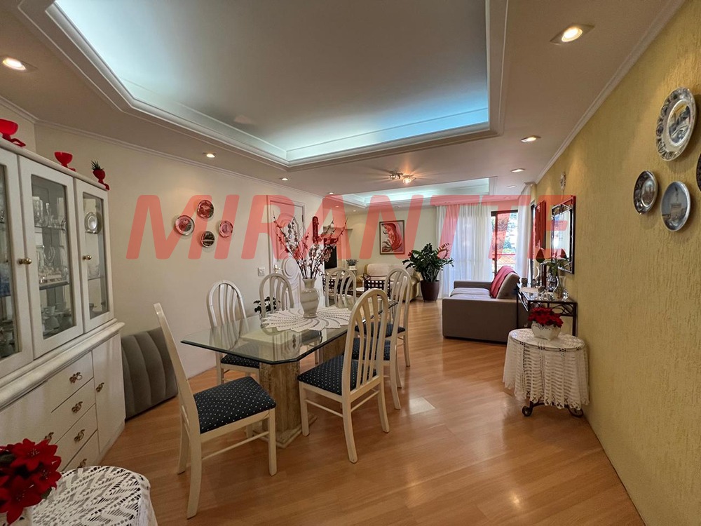 Apartamento de 160m² com 3 quartos em Água Fria