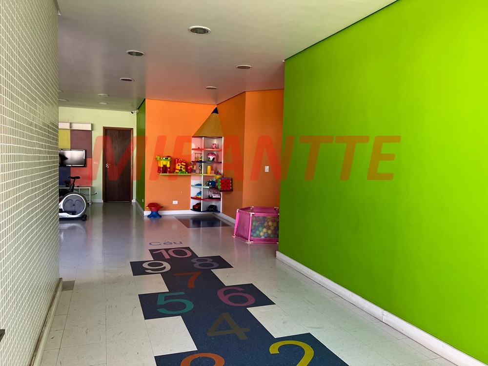 Apartamento de 160m² com 3 quartos em Água Fria