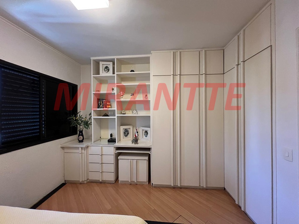 Apartamento de 160m² com 3 quartos em Água Fria