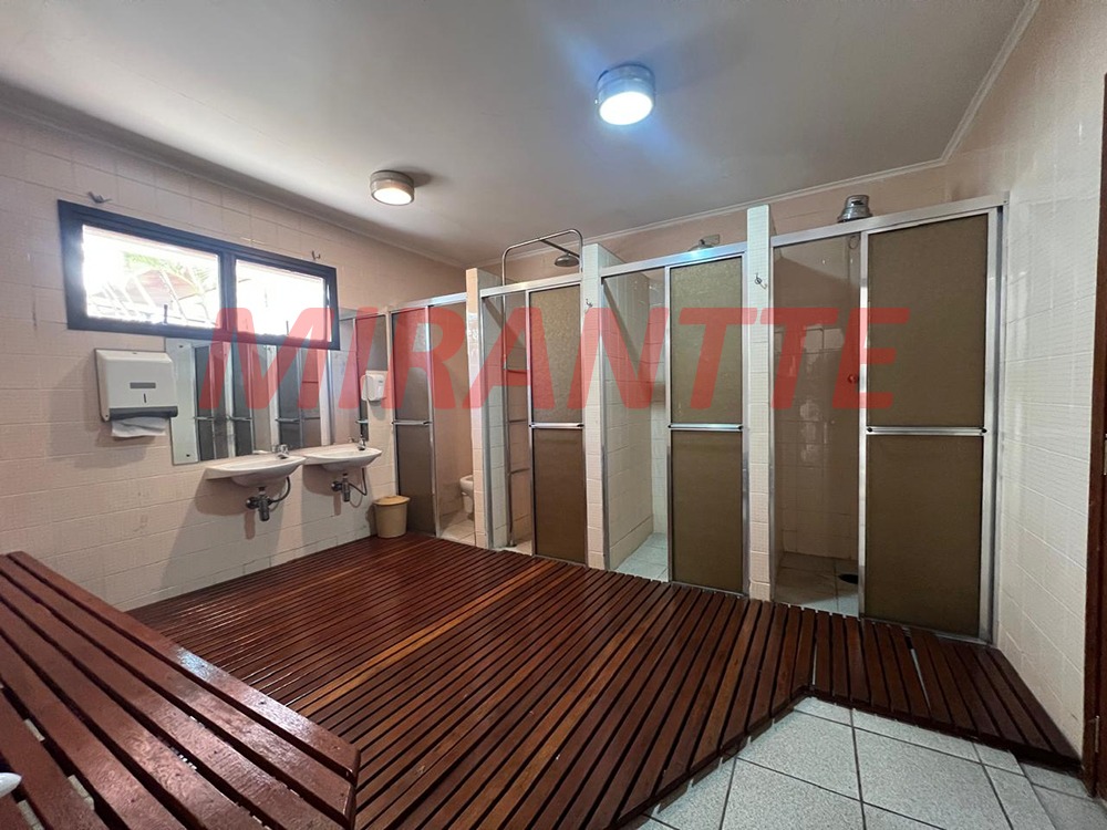 Apartamento de 160m² com 3 quartos em Água Fria