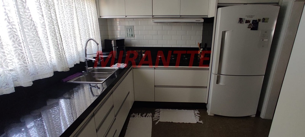Apartamento de 164m² com 3 quartos em Água Fria
