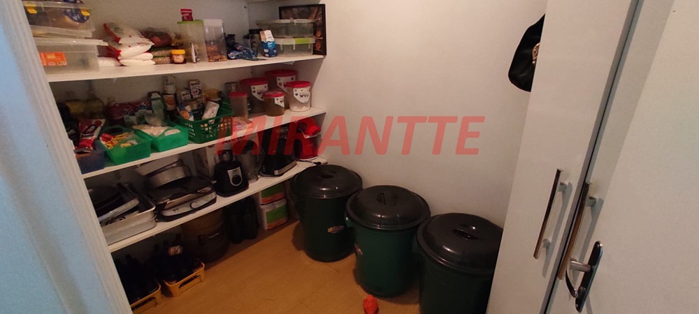 Apartamento de 164m² com 3 quartos em Água Fria