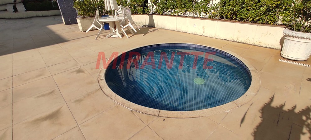 Apartamento de 164m² com 3 quartos em Água Fria