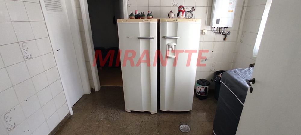 Apartamento de 164m² com 3 quartos em Água Fria