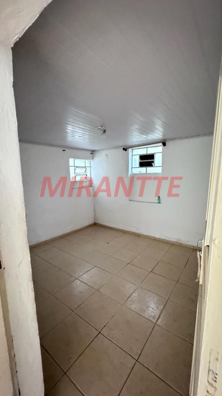 Casa terrea de 60m² com 1 quartos em Água Fria