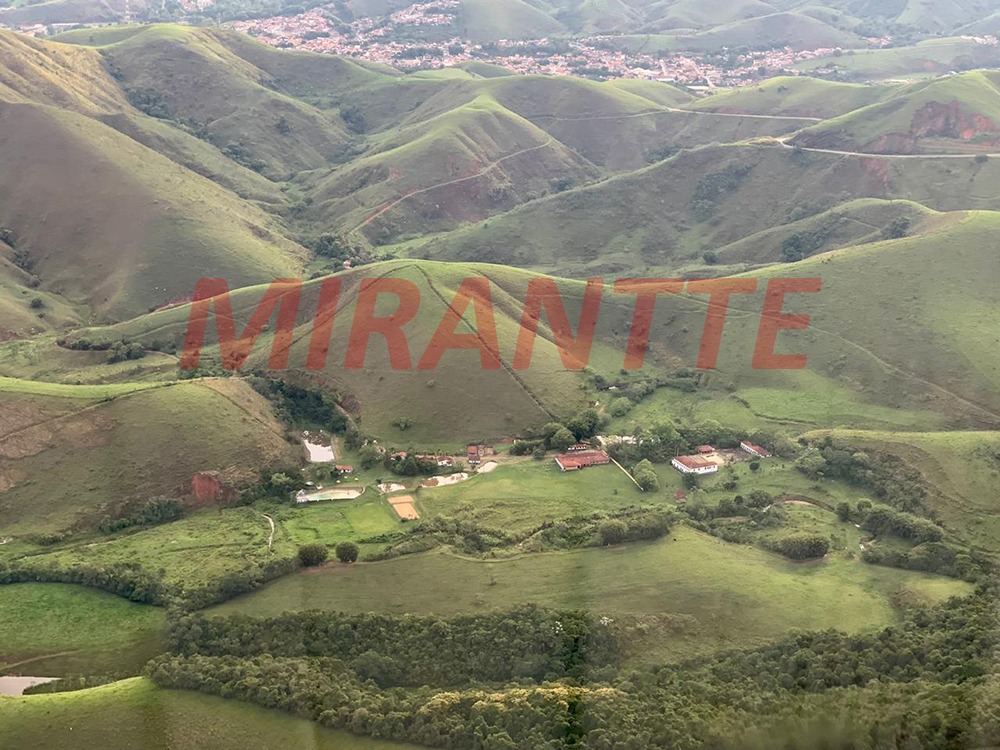 Outros de 500m² com 20 quartos em Itabaquara