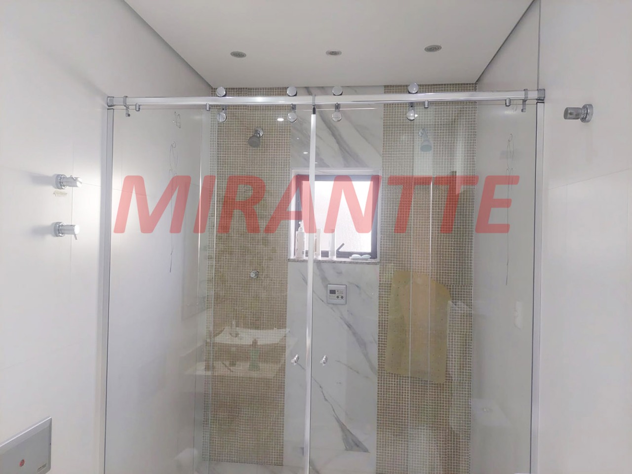 Sobrado de 238m² com 4 quartos em Vila Guilherme