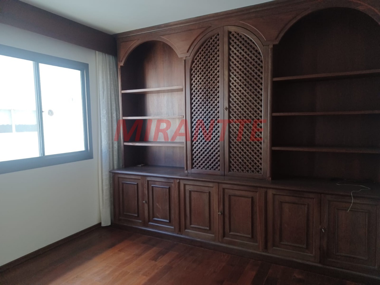 Apartamento de 329m² com 4 quartos em Santana